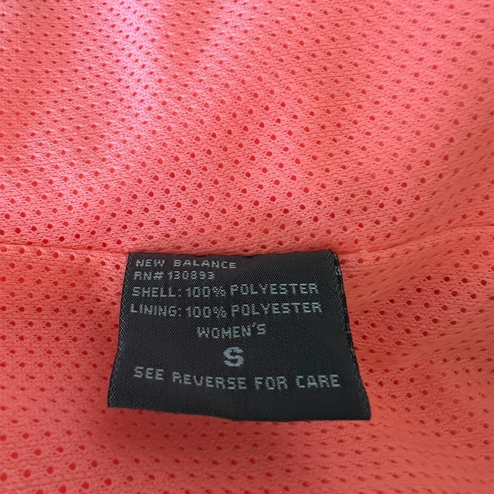 New Balance Coral Well Worn & Still Running Hooded Windbreaker Jacket - Small - Picture 14 of 16
